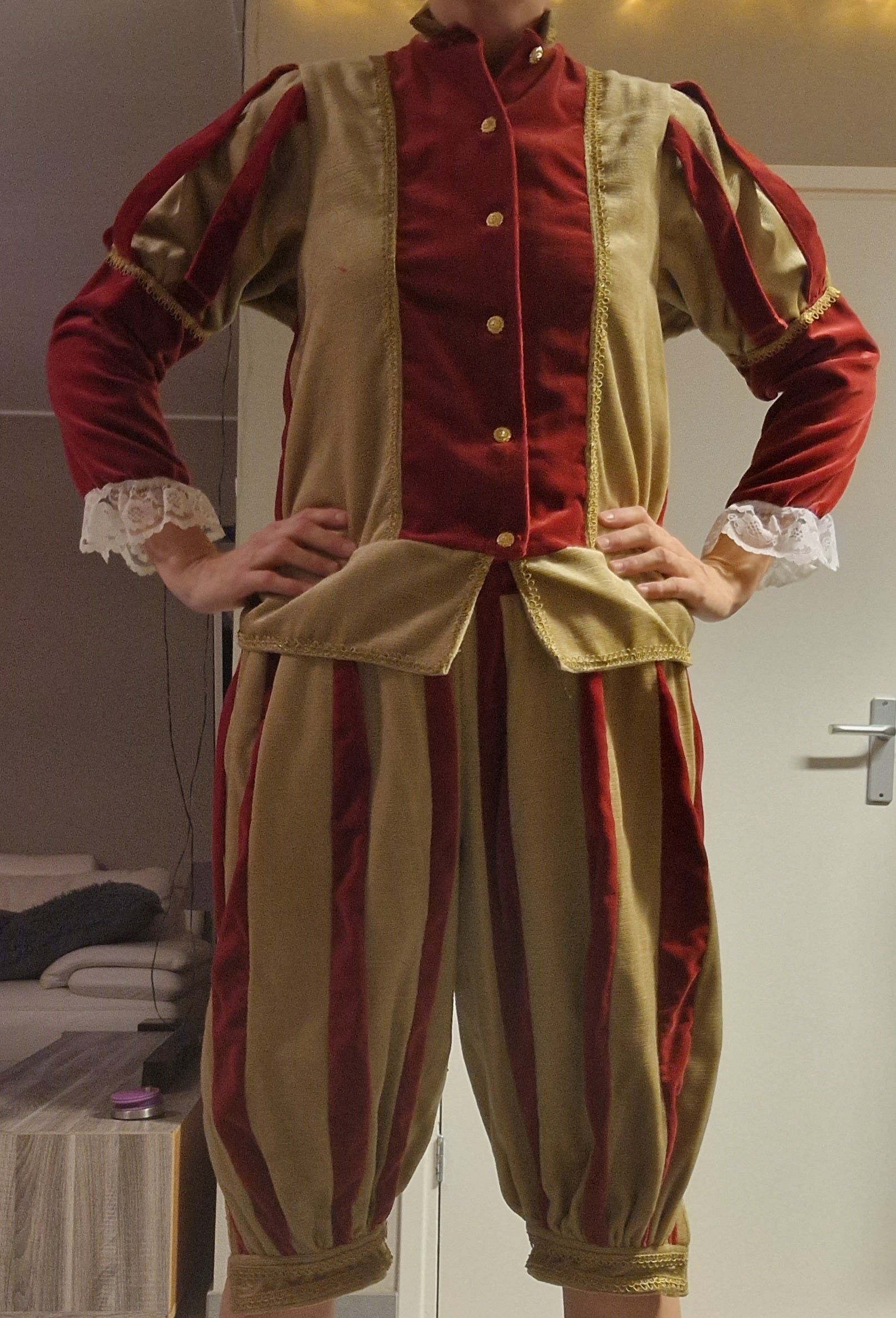 Pietenpak rood/goud - verkleedshopjur